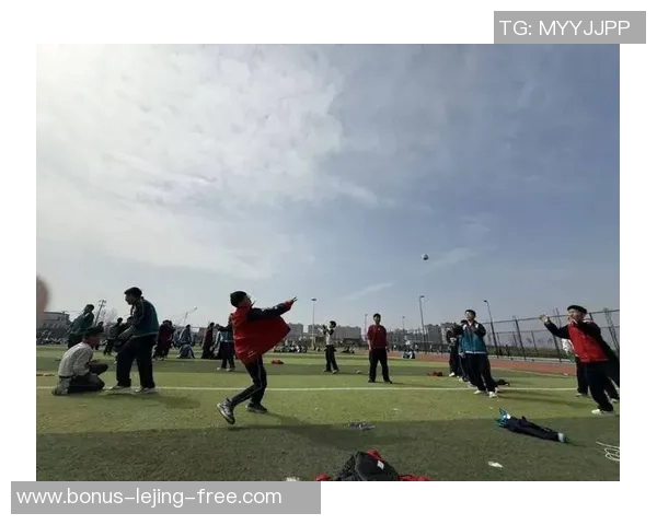 快乐运动时光小学生足球操音乐带你畅享健康生活