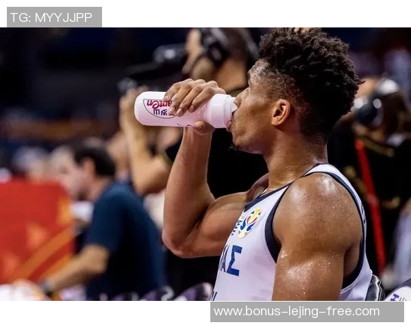 阿迪达斯重磅签约足球明星引领全球体育潮流新风尚